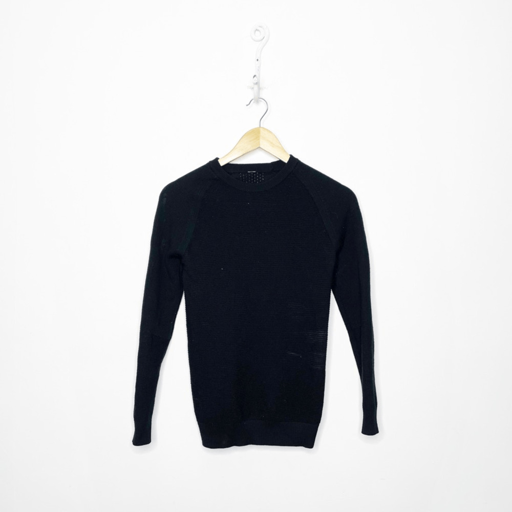 Lululemon Simply Wool Sweater Black merino crew neck slim fit ribbed WOMENS 2